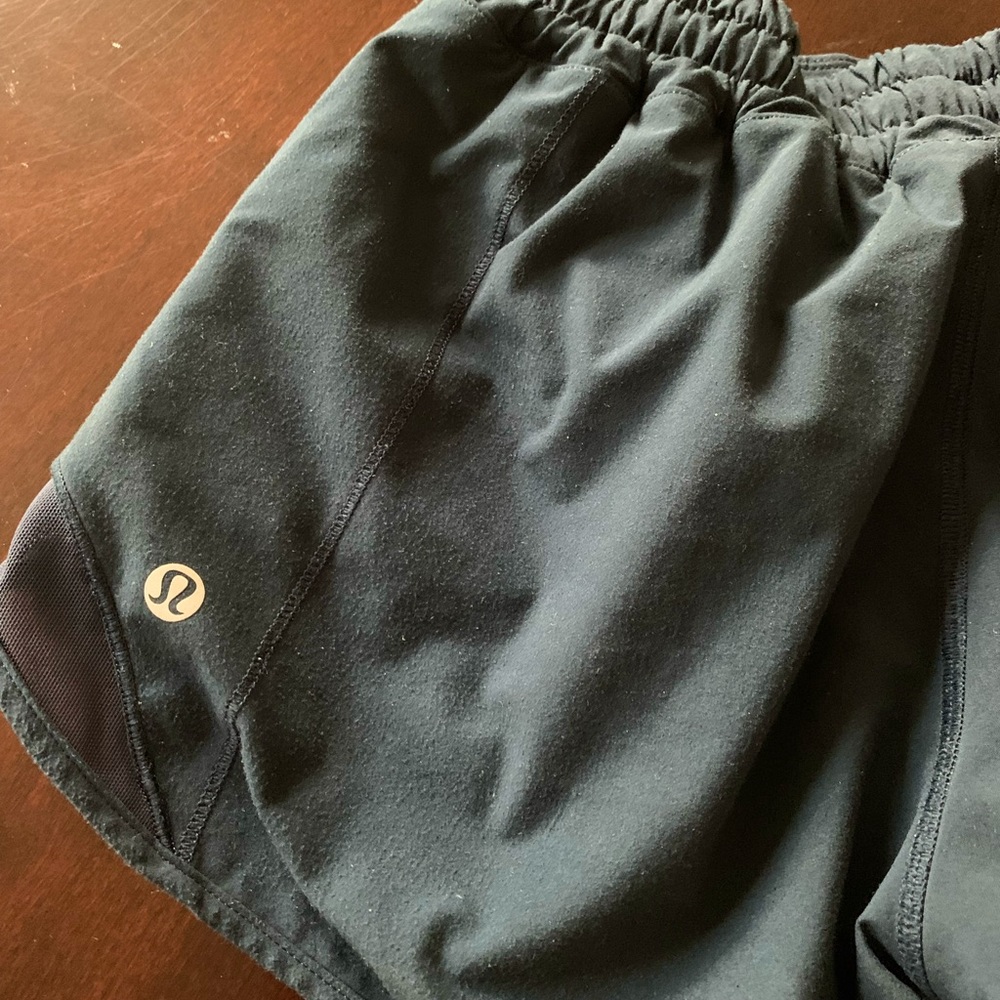 Lululemon 4” Hotty Hot Short Navy Blue Size 4